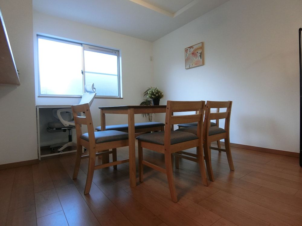 eRapos House Imamiya
