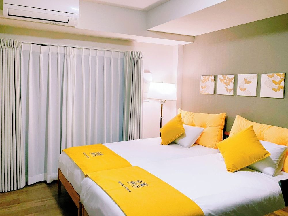 Superior Apartment, 2 Twin Beds, City View