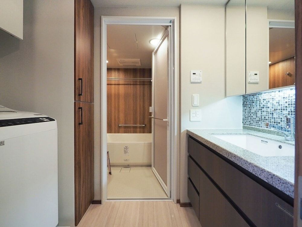 Wa-Modern Family Deluxe (Up to 5 Guests: 4 Adults + 1 Child)