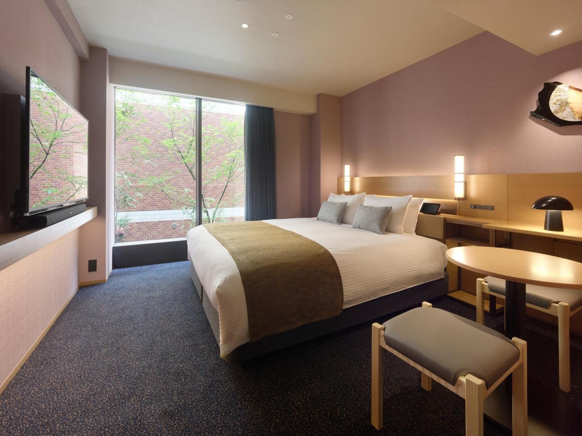 Superior Room with 160cm Width Queen Bed and Washing Machine