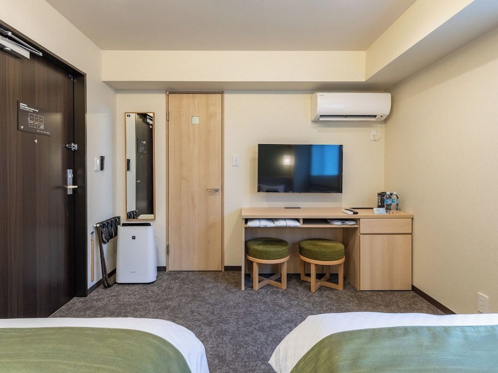 Twin Room (Non-Smoking)