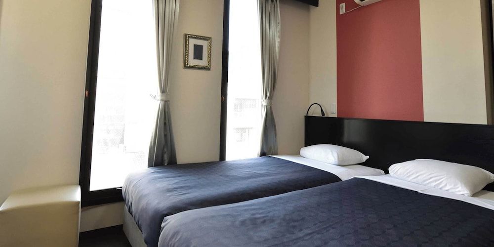 Superior Twin Room, City View