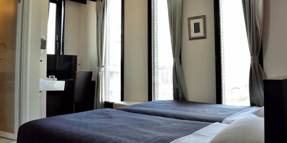Superior Twin Room, City View