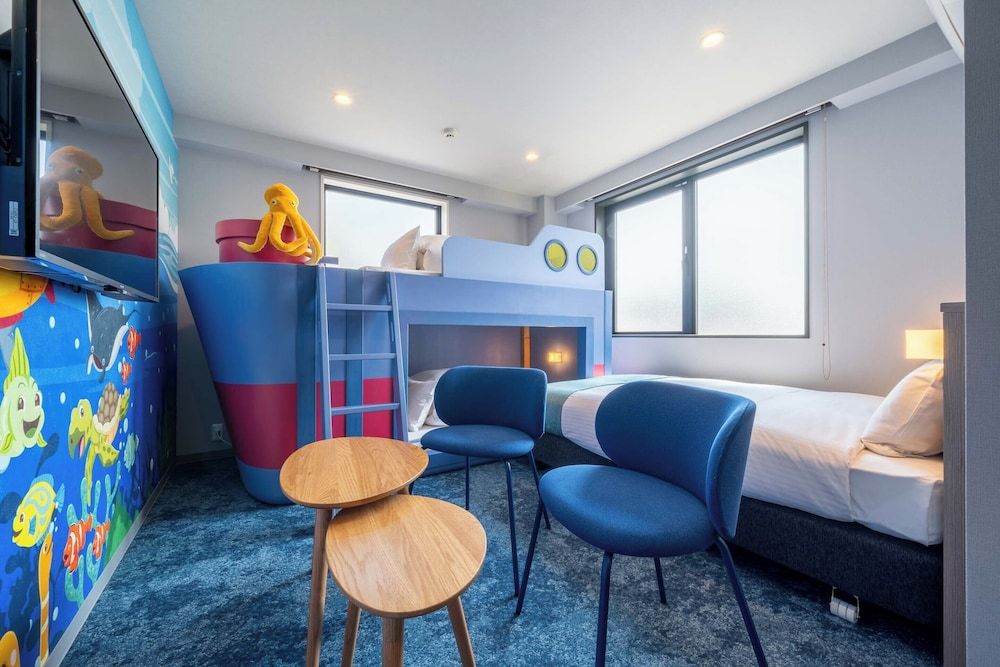Sea-Themed Family Room