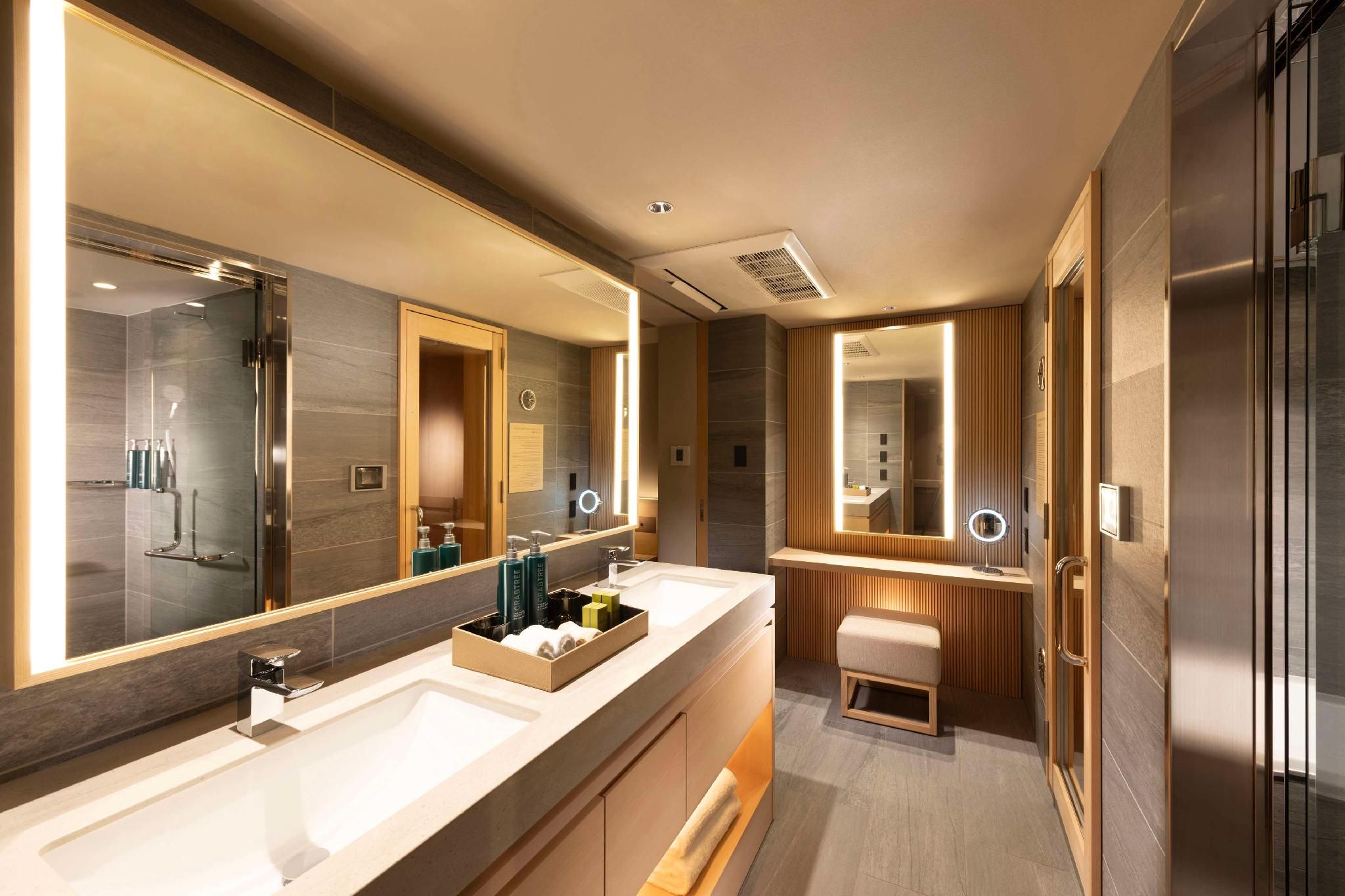 King Deluxe Suite