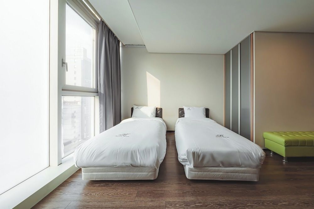 Brown Suites Hotel Sinchon Central