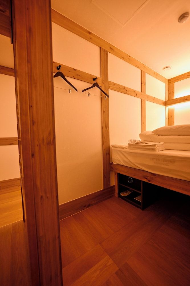 Hanok Hotel DAAM Double Male Shared Room (Male)