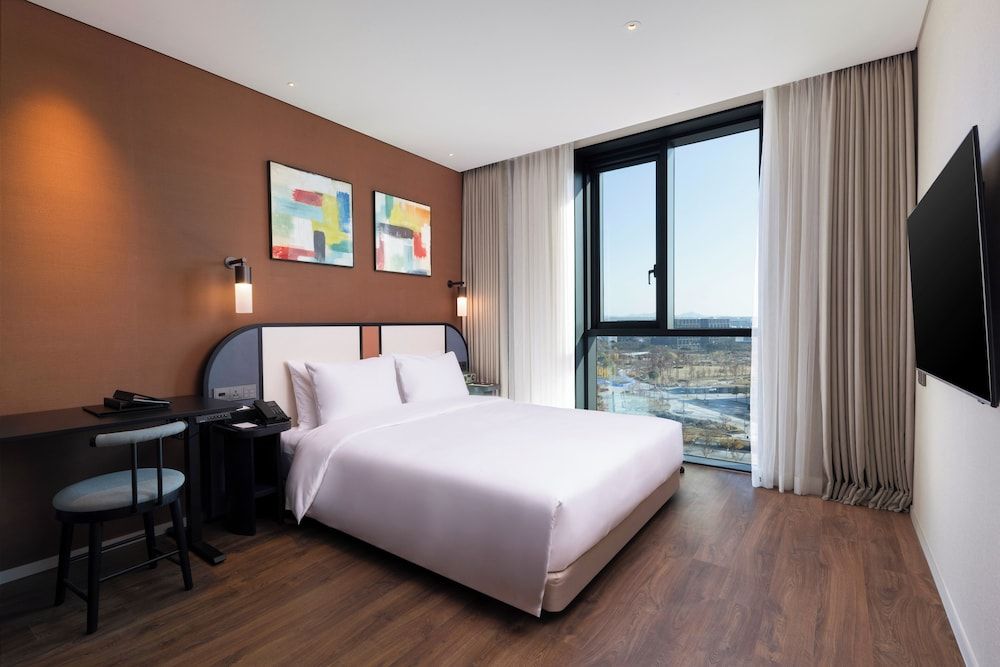 Mercure Ambassador Seoul Magok Superior Room, 1 Queen Bed