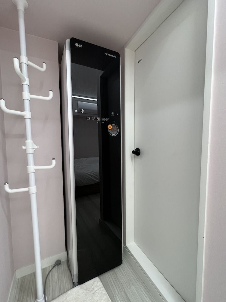 Winwin Guesthouse Deluxe Double Room 105 3