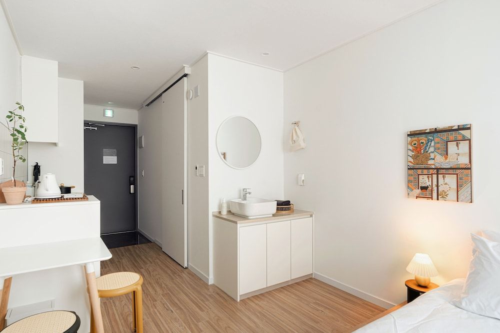 Urbanstay Boutique Ikseon Studio 8