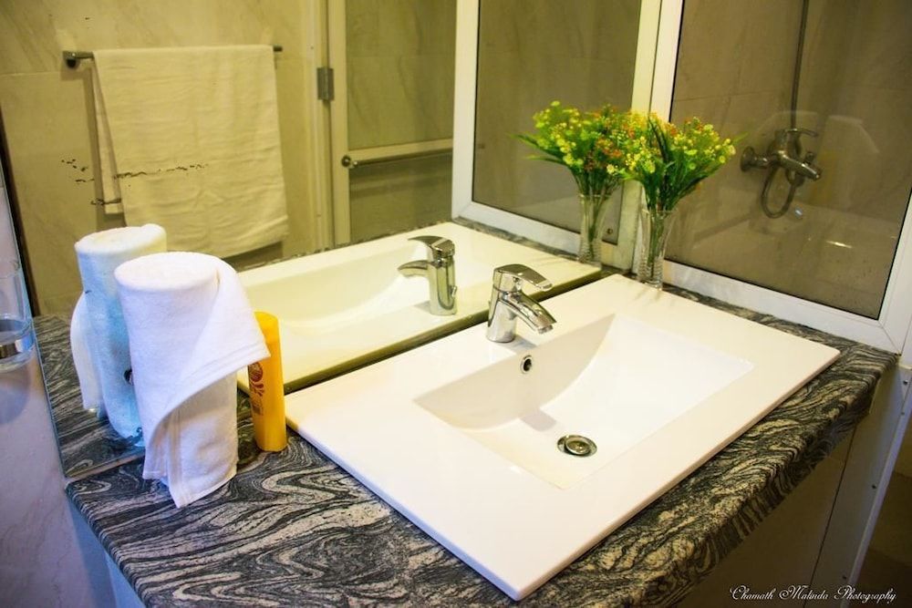 Niru Residence Deluxe Double Room 5