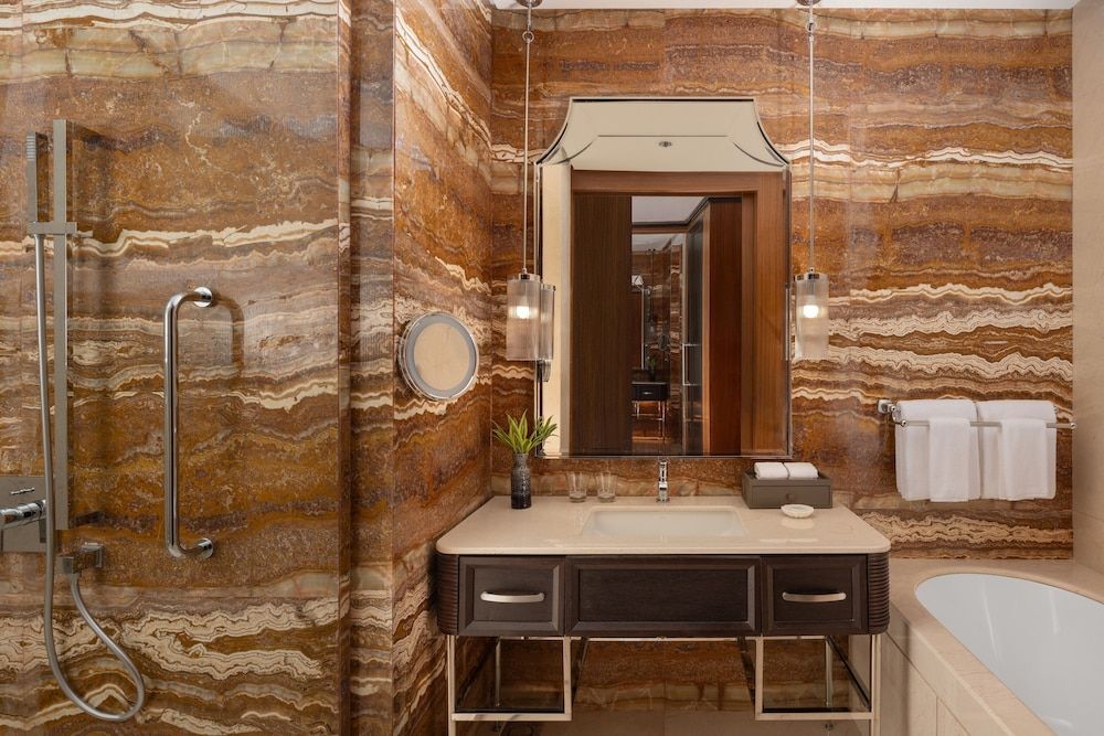 ITC Ratnadipa, a Luxury Collection Hotel, Colombo ITC One with City View, Private Balcony & Luxury Hours 4