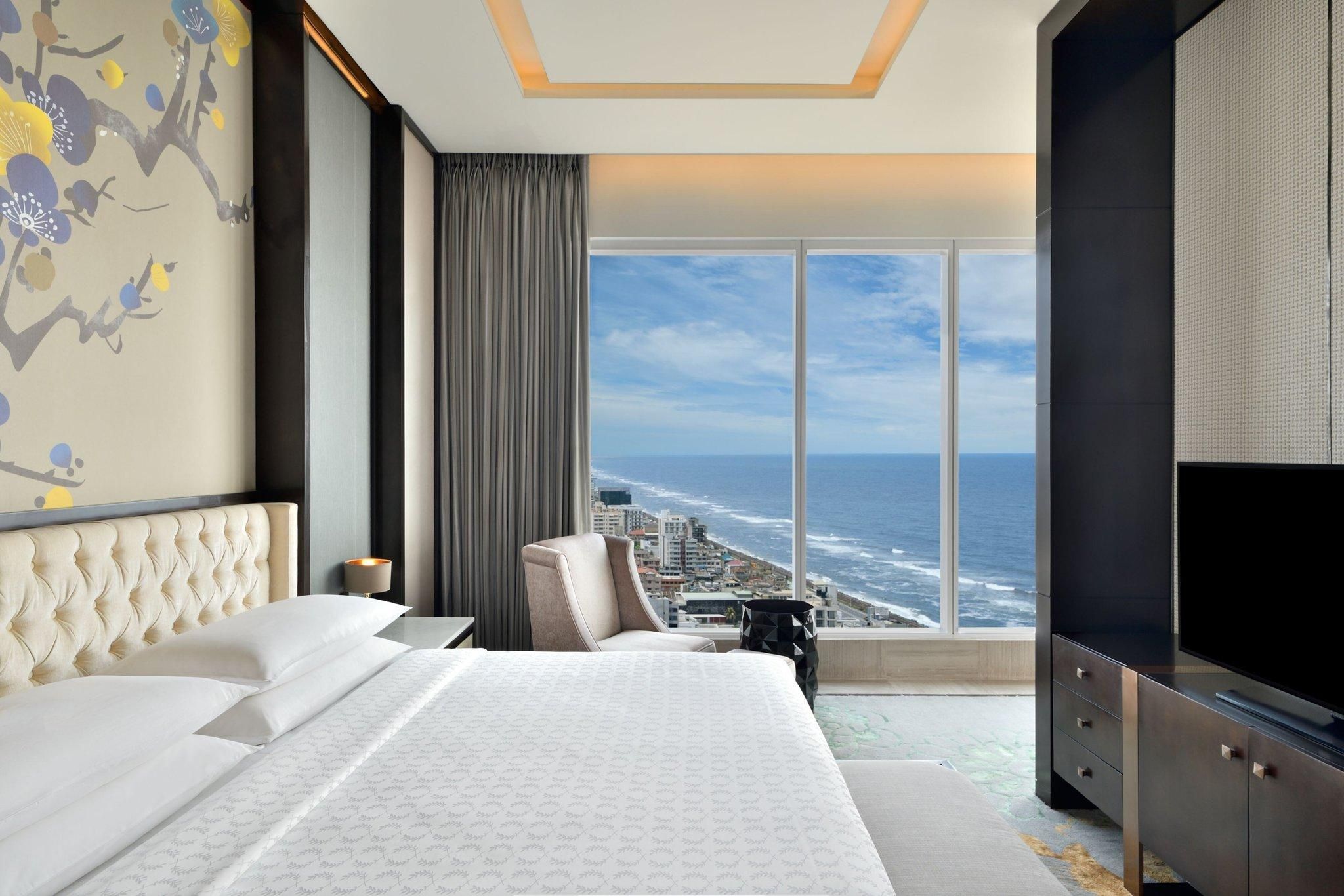 Presidential Suite, Club lounge access, Suite, 1 King, Ocean view