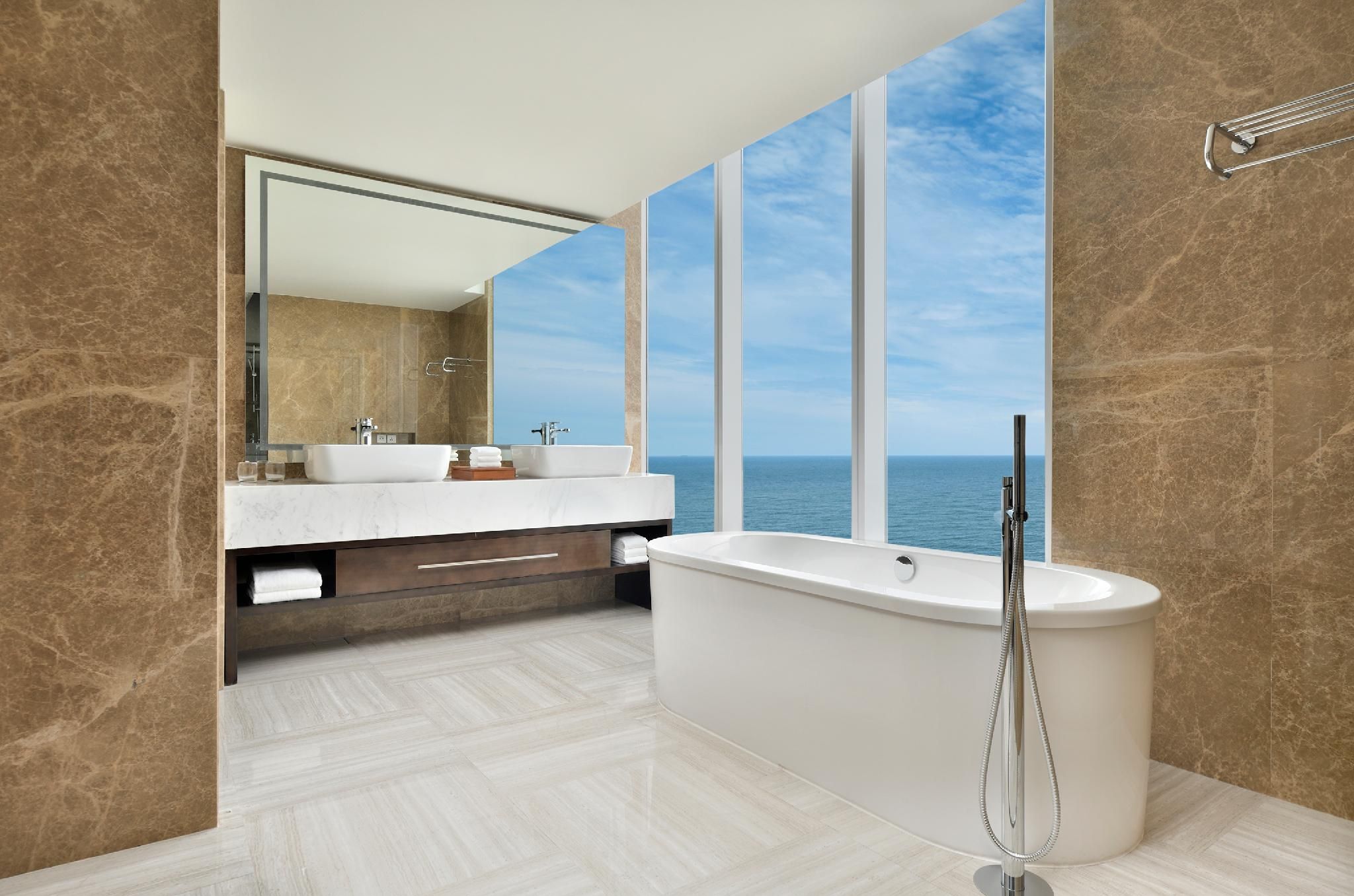 Executive Suite, Club lounge access, Suite, 1 King, Ocean view