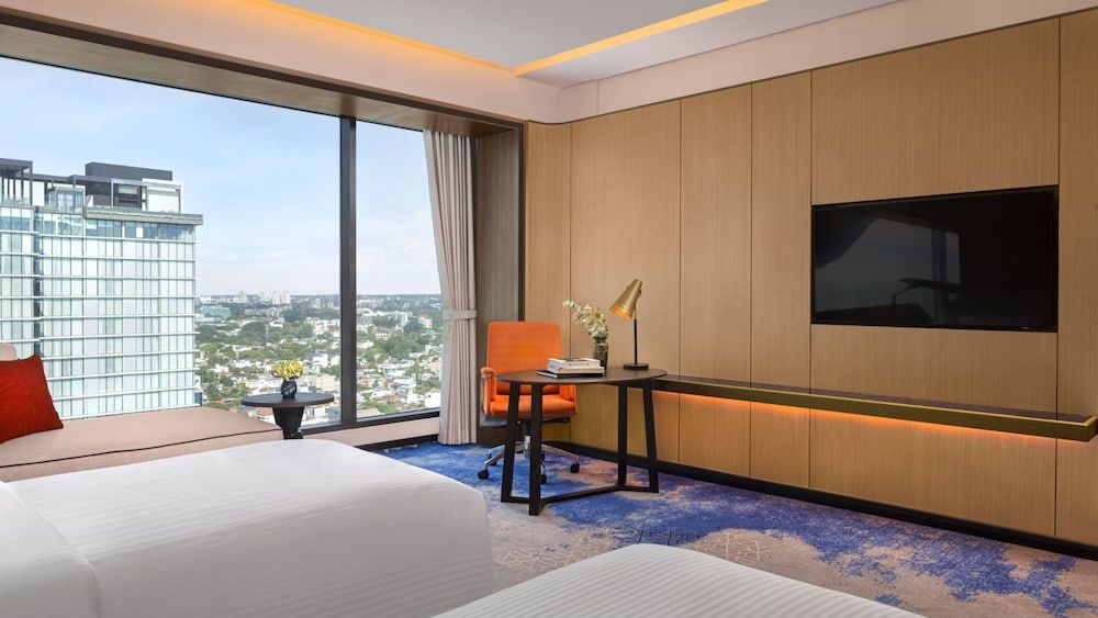 Amari Colombo Sri Lanka Deluxe Twin Room, City View 6