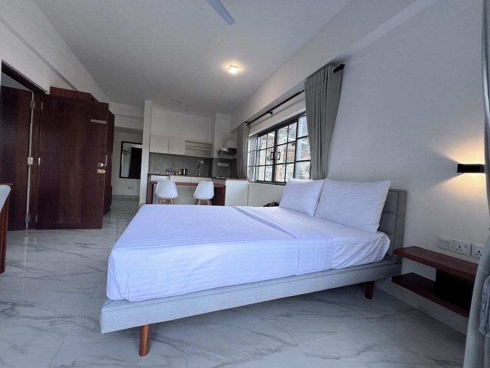 88th Nuwara Eliya Deluxe Double Room 2