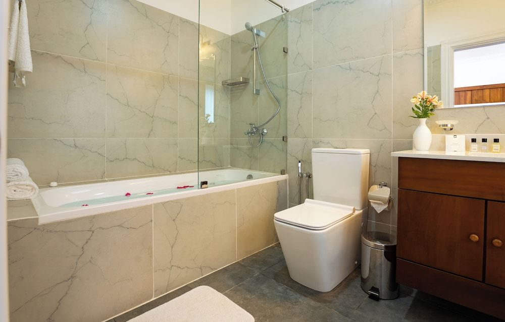 Winchester Little England Junior Suite 3