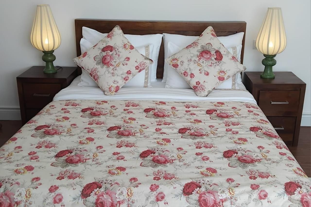 Winchester Little England Standard Queen Room