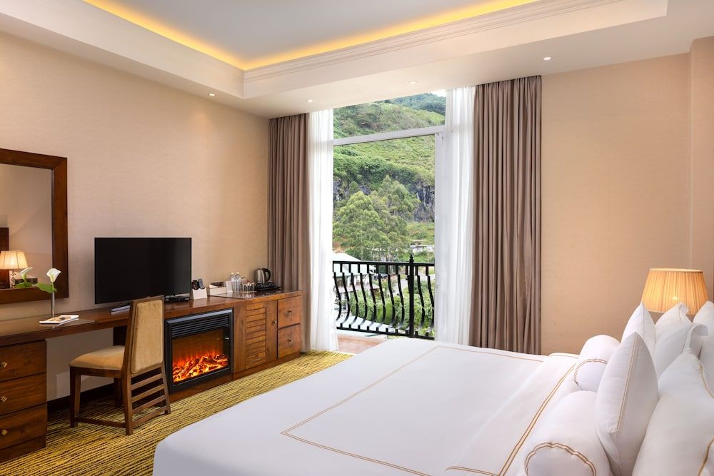 The Golden Ridge Hotel Deluxe Double or Twin Room, Non Smoking, Mountain View