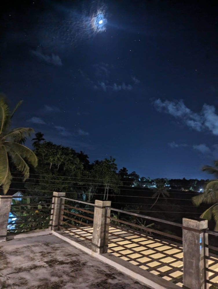 Room-the Villa Close To Surf Beach And G Room, 4 Bedrooms, Smoking, Balcony 5