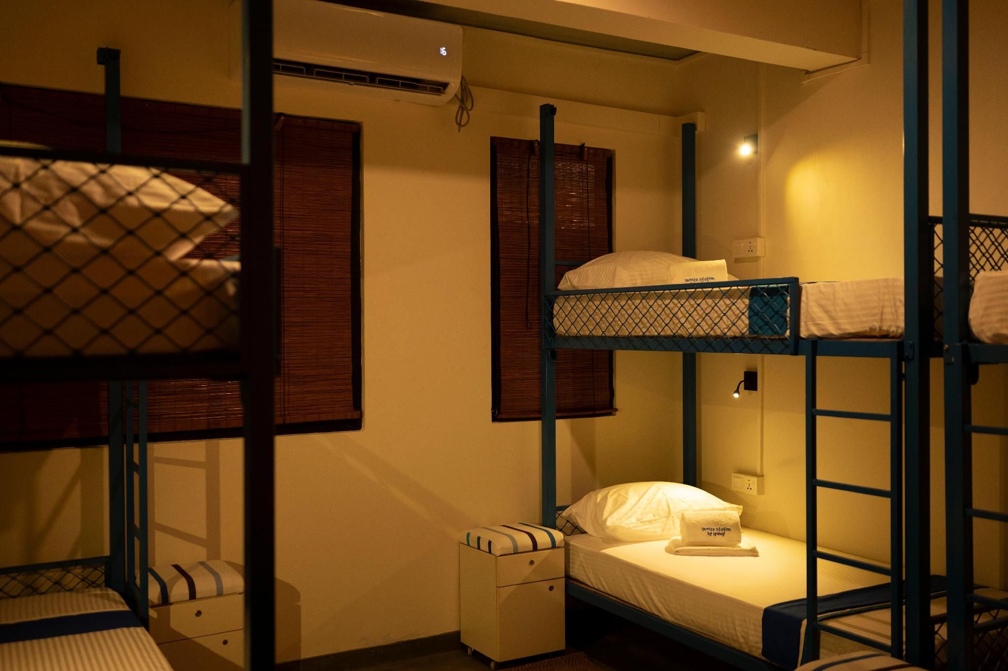 Bed in 6 Bed Dorm - Shared Bathroom