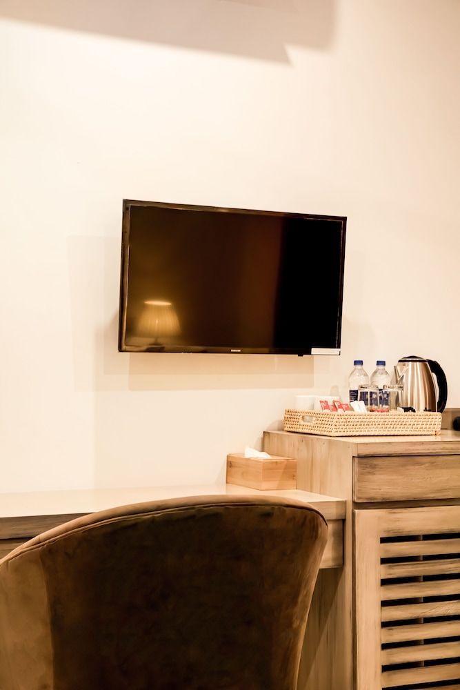 Ravo Hotel Deluxe Double Room 11