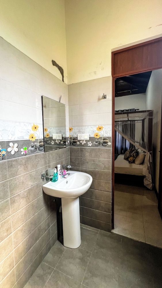Galle Catamaran Villa Deluxe Double Room, 1 King Bed, Garden View 14