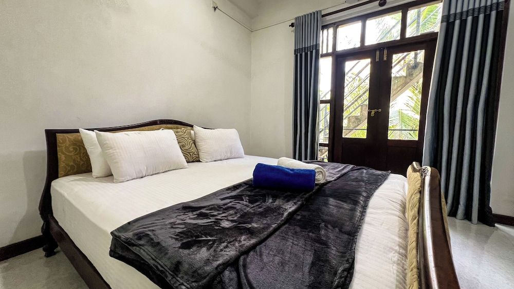 Galle Catamaran Villa Deluxe Double Room, 1 King Bed, Garden View 6