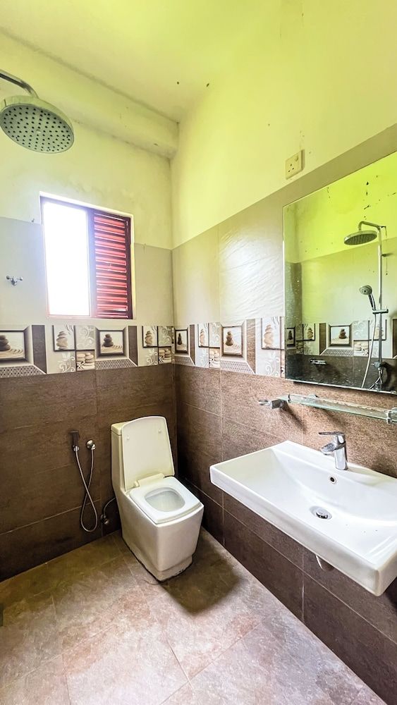 Galle Catamaran Villa Deluxe Double Room, 1 King Bed, Garden View 12