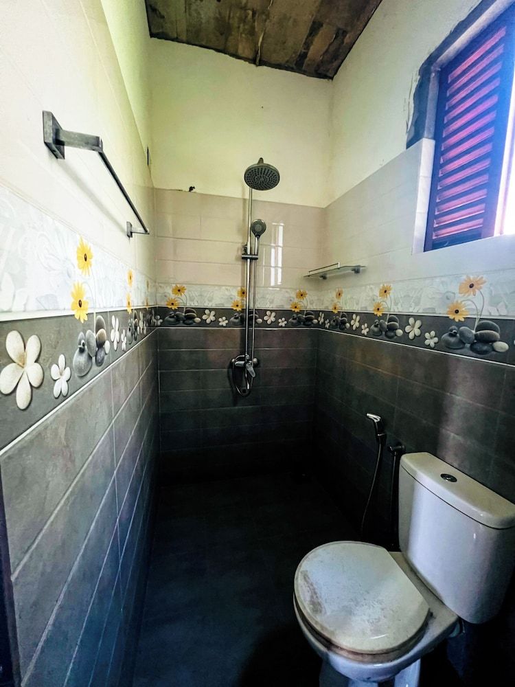 Galle Catamaran Villa Deluxe Double Room, 1 King Bed, Garden View 16