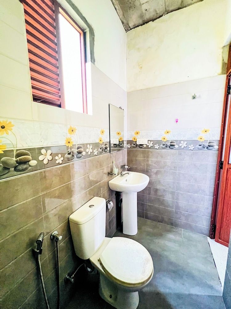 Galle Catamaran Villa Deluxe Double Room, 1 King Bed, Garden View 17