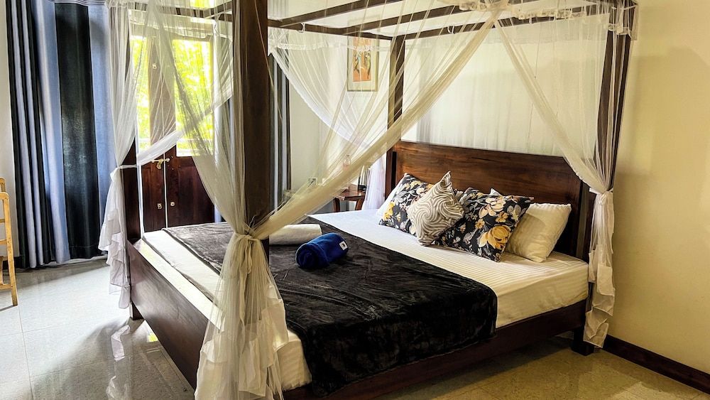 Galle Catamaran Villa Deluxe Double Room, 1 King Bed, Garden View 2