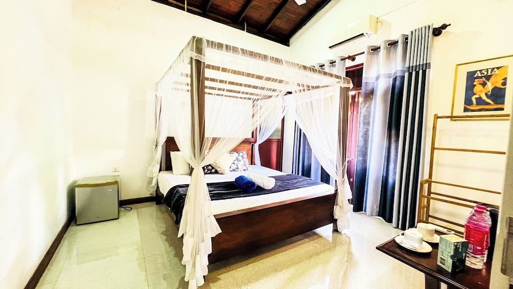 Galle Catamaran Villa Deluxe Double Room, 1 King Bed, Garden View 9