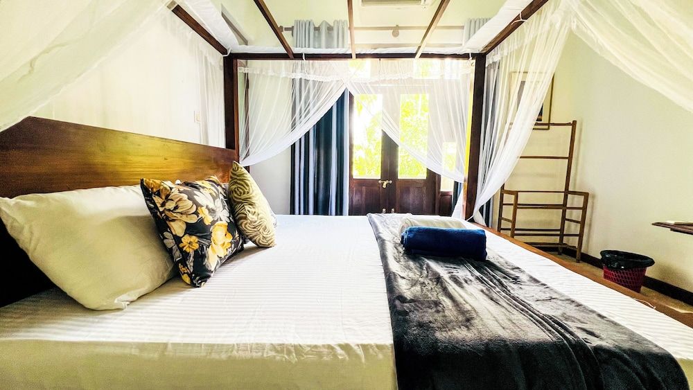 Galle Catamaran Villa Deluxe Double Room, 1 King Bed, Garden View 7