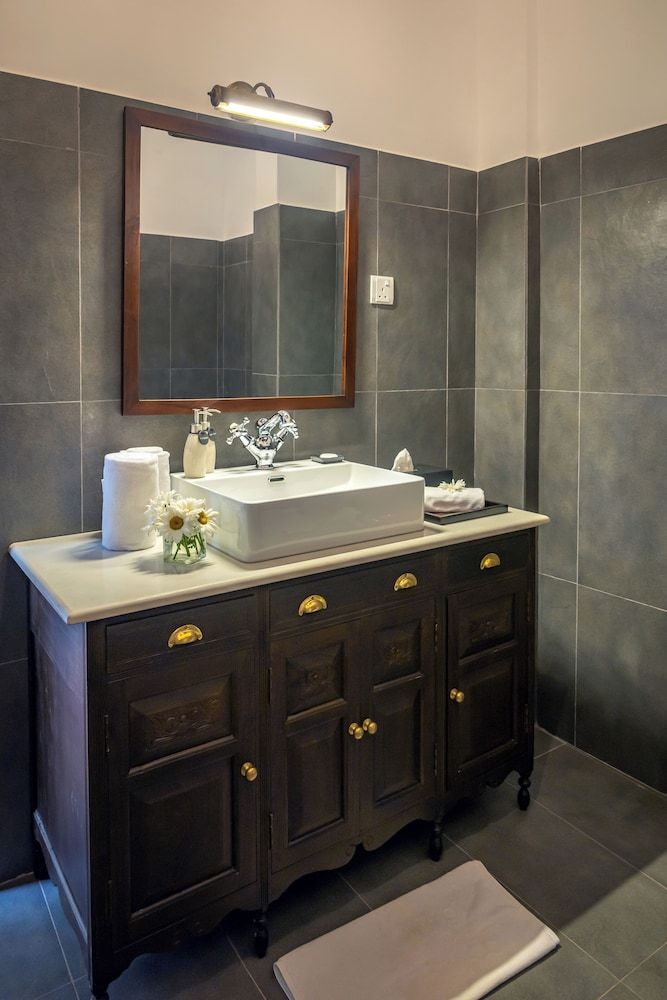 Writer's Lodge By Ishq Deluxe House 22