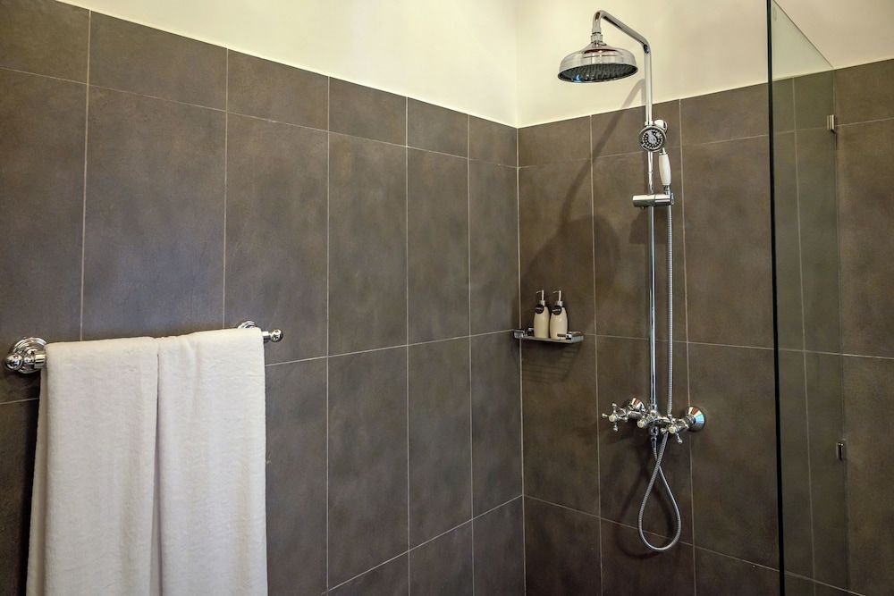 Writer's Lodge By Ishq Deluxe House 23