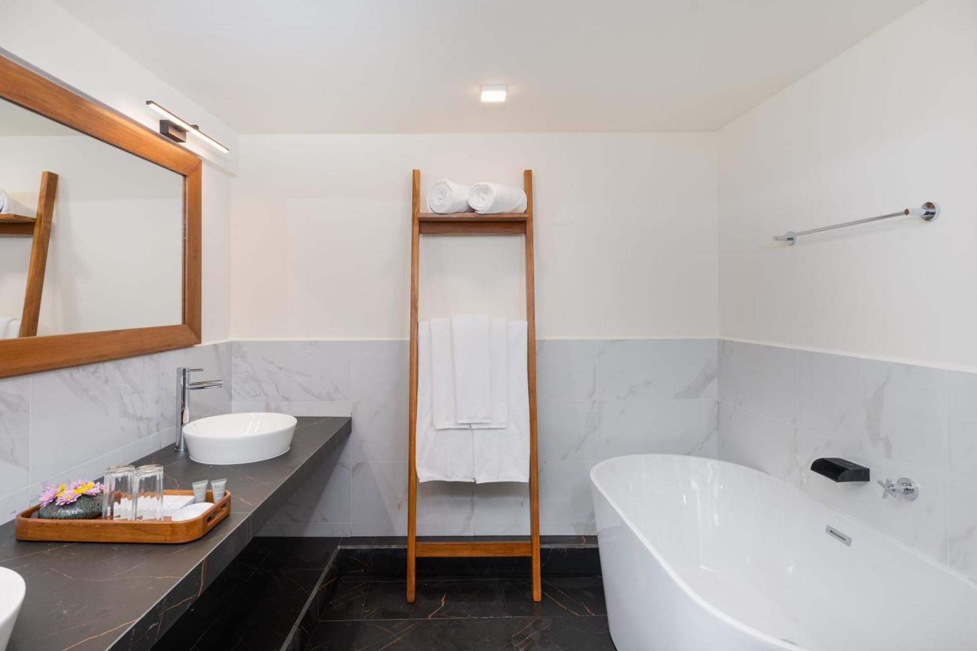 Family Room with Garden View