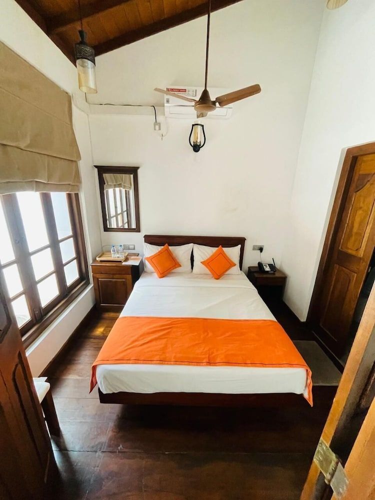 The Dutch Boutique Deluxe Double Room 6