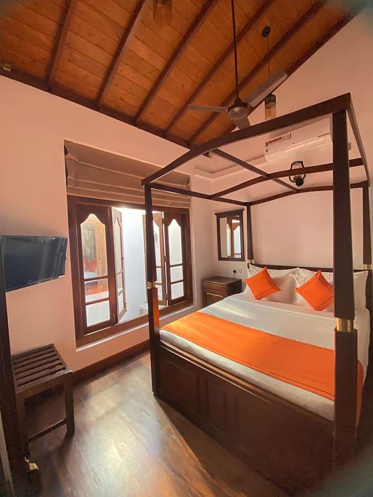 The Dutch Boutique Deluxe Double Room 7