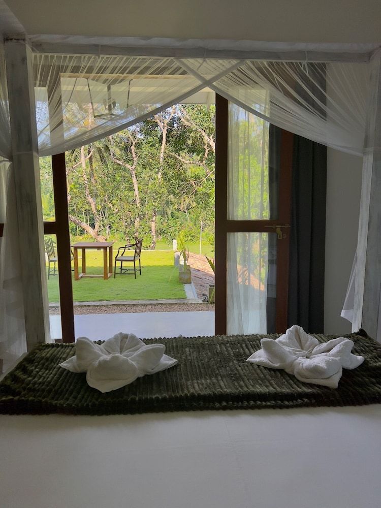 The Jungle Loft - Galle Luxury Bungalow 11