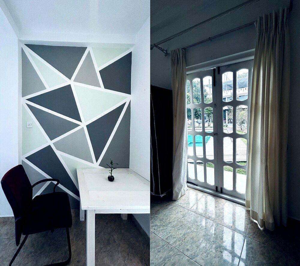 Canberra Holidays - Mirissa Deluxe Double Room, Patio, Pool View 6