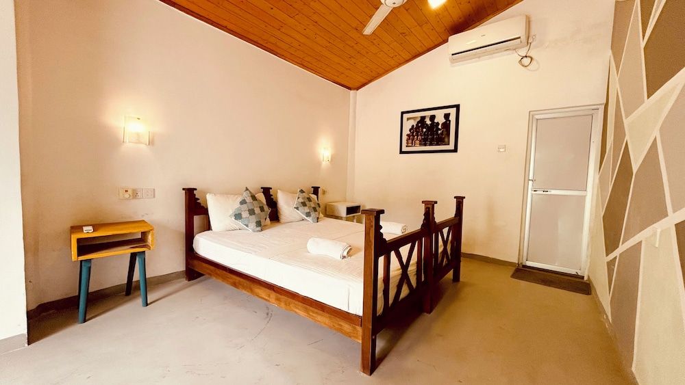 Canberra Holidays - Mirissa Standard Double Room, Patio, Garden View 3