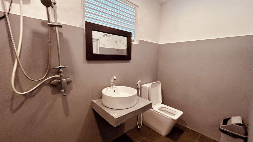 Canberra Holidays - Mirissa Standard Double Room, Patio, Garden View 7