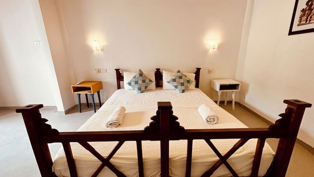 Canberra Holidays - Mirissa Standard Double Room, Patio, Garden View 4