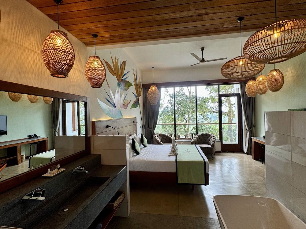 Coastline Mirissa Boutique hotel and spa Deluxe Room 3