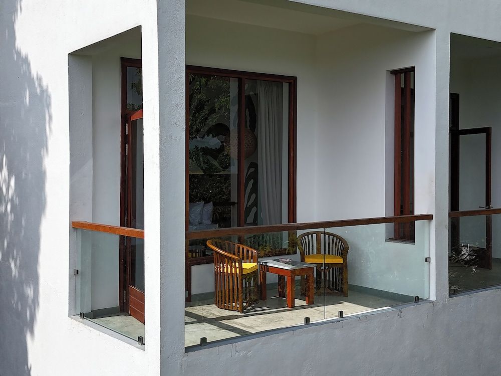 Coastline Mirissa Boutique hotel and spa Premium Double Room 3