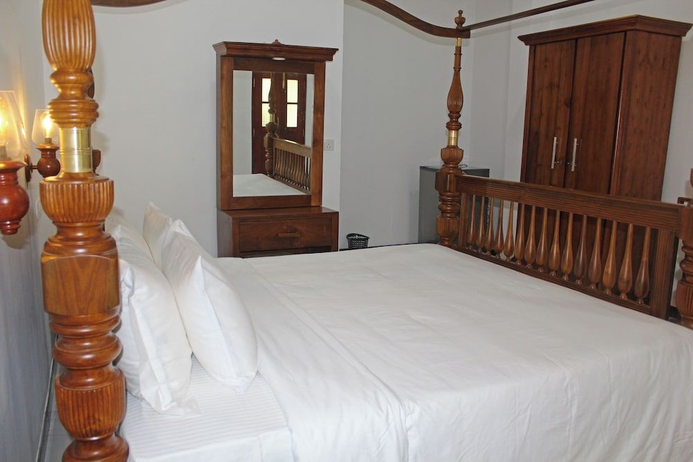 Charika Villa Basic Double Room 10