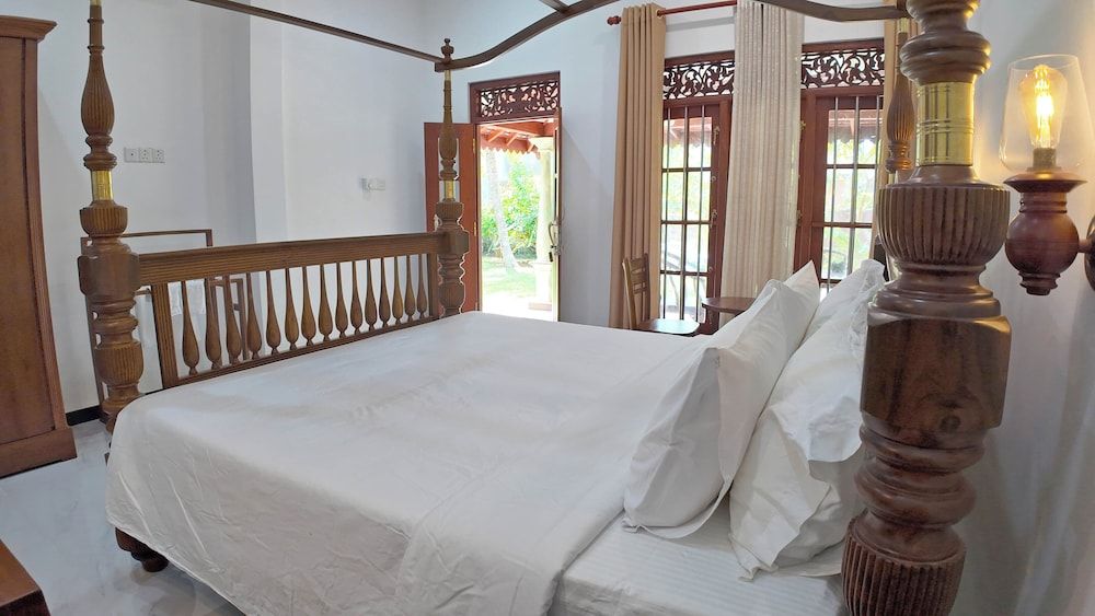 Charika Villa Basic Double Room 12