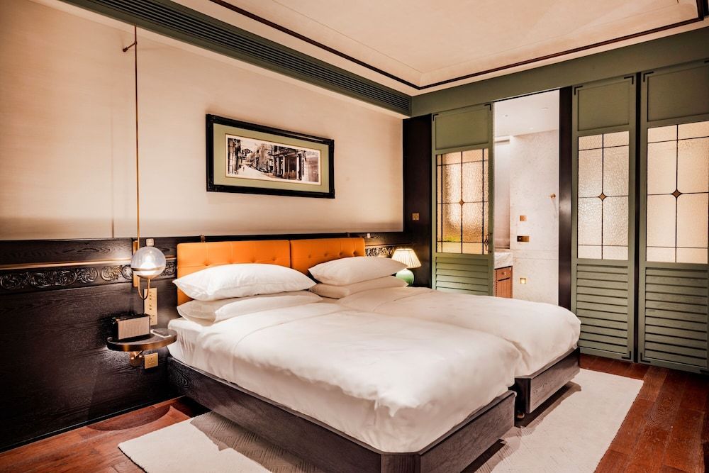 Hotel Central Deluxe Room, 2 Twin Beds, City View 2