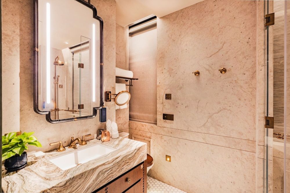 Hotel Central Deluxe Room, 2 Twin Beds, City View 3